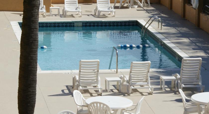 Ferry Pass Days Inn Pensacola North מראה חיצוני תמונה
