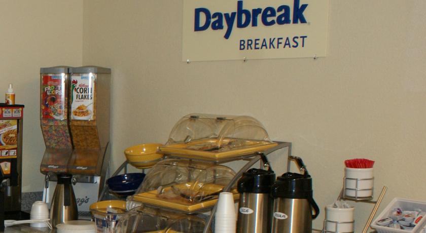 Ferry Pass Days Inn Pensacola North מראה חיצוני תמונה